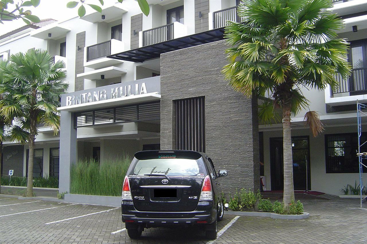 Bintang Mulia Hotel Jembel Exteriör bild